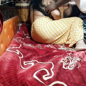 Neighbour indian bhabhi fucked with her devor.