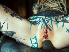 Tattooed Anuskatzz is a big anal sex fan