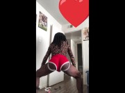 👋🏽Black American sexy sissy boyy giving you a special lapdance.