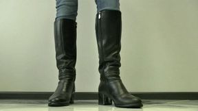 Toe tapping in black boots MP4 HD 720p