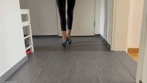 HER POOR FEET IN VERY UNCOMFORTABLE SHOES AND SWEATY NYLONS - MOV HD