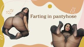 Black pantyhose get stinky with farts