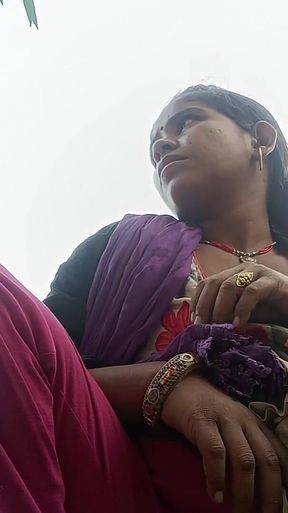 Indian Bhabhi Finger Pani