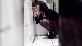 Twink Crossdresser Gives Blowjob to Buttplug and Dildo