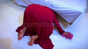 Egyptian Hot Stepmom Sweeping Stepson's Bed Room &amp; Unfortunately She Stuck Inside The Bed