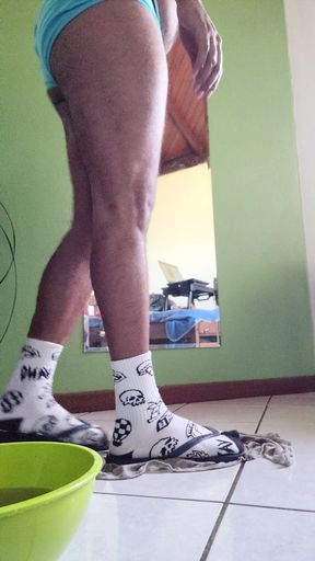 Luksmen1 Gainer. Cleaning the House While Seducing You