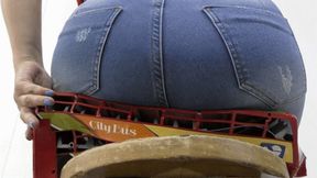 Raquel Crushes Two Floor Bus HD