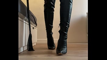 2 min aux bottes de ma&icirc_tresss Sabrina