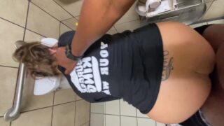 素人浮気妻のPAWGがチンポをしゃぶるPOV公開
