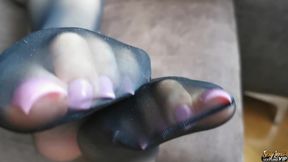 Worship my nylon feet, cunt !
