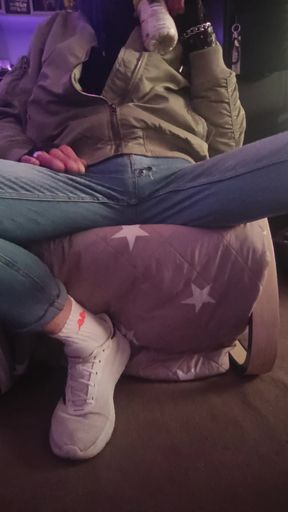 Daddy's bump while talking on the phone