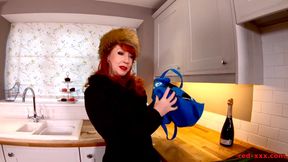 Horny Housewife!