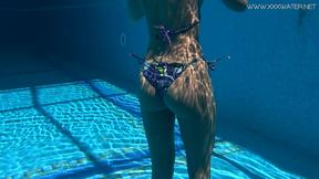 ”Very fit beautiful babe Mary Kalisy swims freely nude”
