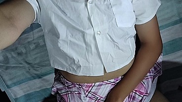 Yuliethgomez juega con sus tangas