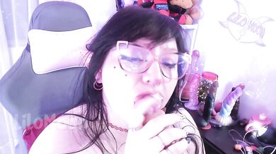 Mouth, tits and pussy: A very dirty ASMR