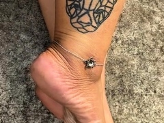 Linsey Dawn solo foot fetish