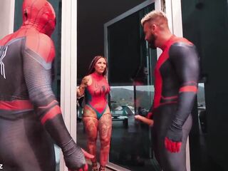 Giant Butt Spider-Beauty Gets Hard Coarse double penetration after Comic Convention - Mandi Cat, Alfie, Steve Rickz