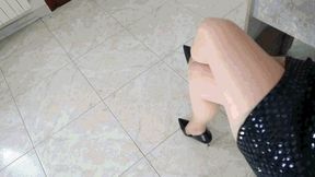 Lapsitting and toe tapping MP4 (1920x1080) FHD