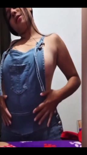 Colombian Woman Masturbates in the Royal Home Bathroom