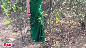 Garden Mein ek Stranger Ne Muje Aaakr Pick Kiya and chudai kari Ghar lejaakar