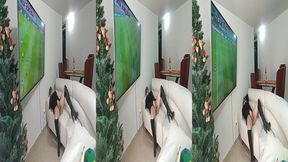 mi primamastra se calienta viendo el partido de espana vs japon le encanta tocarse la concha y el culo 3