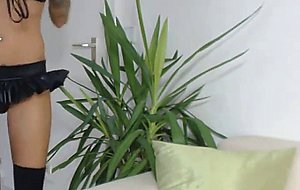 Kaity sun spielt mit ihrer muschi sweet