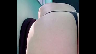 SECRETARIA CULONA LATINA ANDABA BIEN CALIENTE Y VA Y SE DESNUDA EN EL BA&Ntilde_O DE SU OFICINA SE ABRE TODO EL CULO Y SU VAGINA