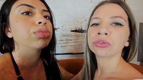 KISSING WITH A LOT OF SPIT - BY PAOLA SANCHES AND YASMIN BRISA - FULL VIDEO