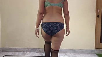 Hot Asian girl shakes her curvy booty for close-up attention
