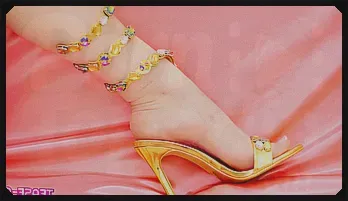 Sexy Brunette Foot Worship - Tess Thompson Gets Creamed in 4K