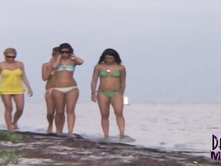 All Natural College Sweethearts Take Their Bikinis off