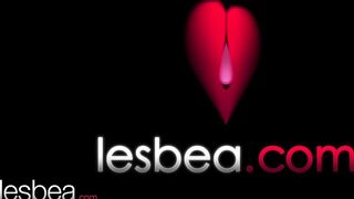 Lesbea Alexi Crystal lesbo cunt eating orgasm with long titted 19 yo