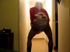 Prevert crossdresser shows his ass and erect prick