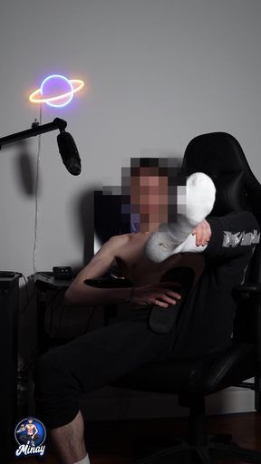 Good handjob after my games