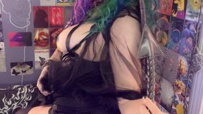 13:16:- Succubus Seduction