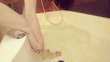 mature natural woman will open the door to her bathroom and you can enjoy taking the bathroom with her you will see wet hairy pussy beautiful legs and gorgeous body GinnaGg