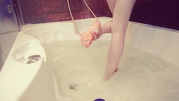 mature natural woman will open the door to her bathroom and you can enjoy taking the bathroom with her you will see wet hairy pussy beautiful legs and gorgeous body GinnaGg