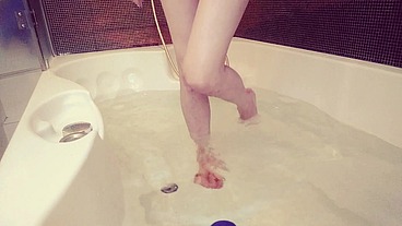 mature natural woman will open the door to her bathroom and you can enjoy taking the bathroom with her you will see wet hairy pussy beautiful legs and gorgeous body GinnaGg