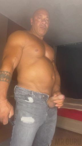 Mr Guru Bodybuilder Daddy Wank. Jeans Jerk