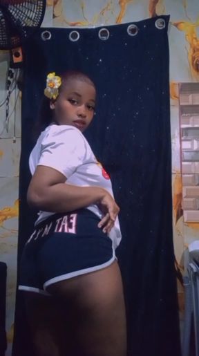 Enjoy with me exclusive content and what you want to see on my secret page, personalized and more just for you