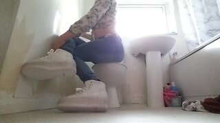 Crossdresser in tight Jeans and Sneakers