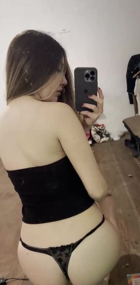 OnlyFans teen shows off her tits