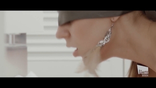 THE WHITE BOXXX - Blindfolded pleasure with a sensual Russian babe
