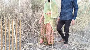 Gav ki Kamwali Bai ki jungle me Gand chudai Pesa dekar desi outdoor Anal Full Hindi