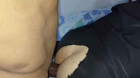 travesti sexy mama la vergota de 25 cm ronny, luego cabalga su polla erecta y despues la folla en la posicion del misionero y en la del perrito y lo hace derramar toda su leche