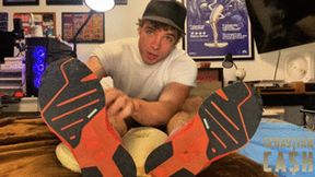 Bragging Foot Dom