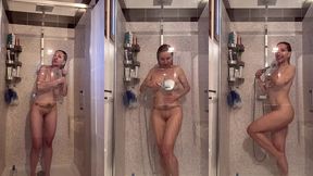 une douche avec moi? pour toux ceux aimant mon corps nu de milf