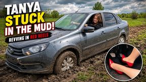 TANYA STUCK THE MUD END REVVGING SO KATE HIGHT HEELS 34 MIN 1080
