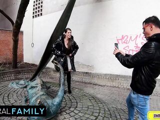 Lady Lyne’s Photo Bust Leads To Recent Year’s 3some Bang!