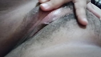 Inquilina vecina me paga la renta con pack
